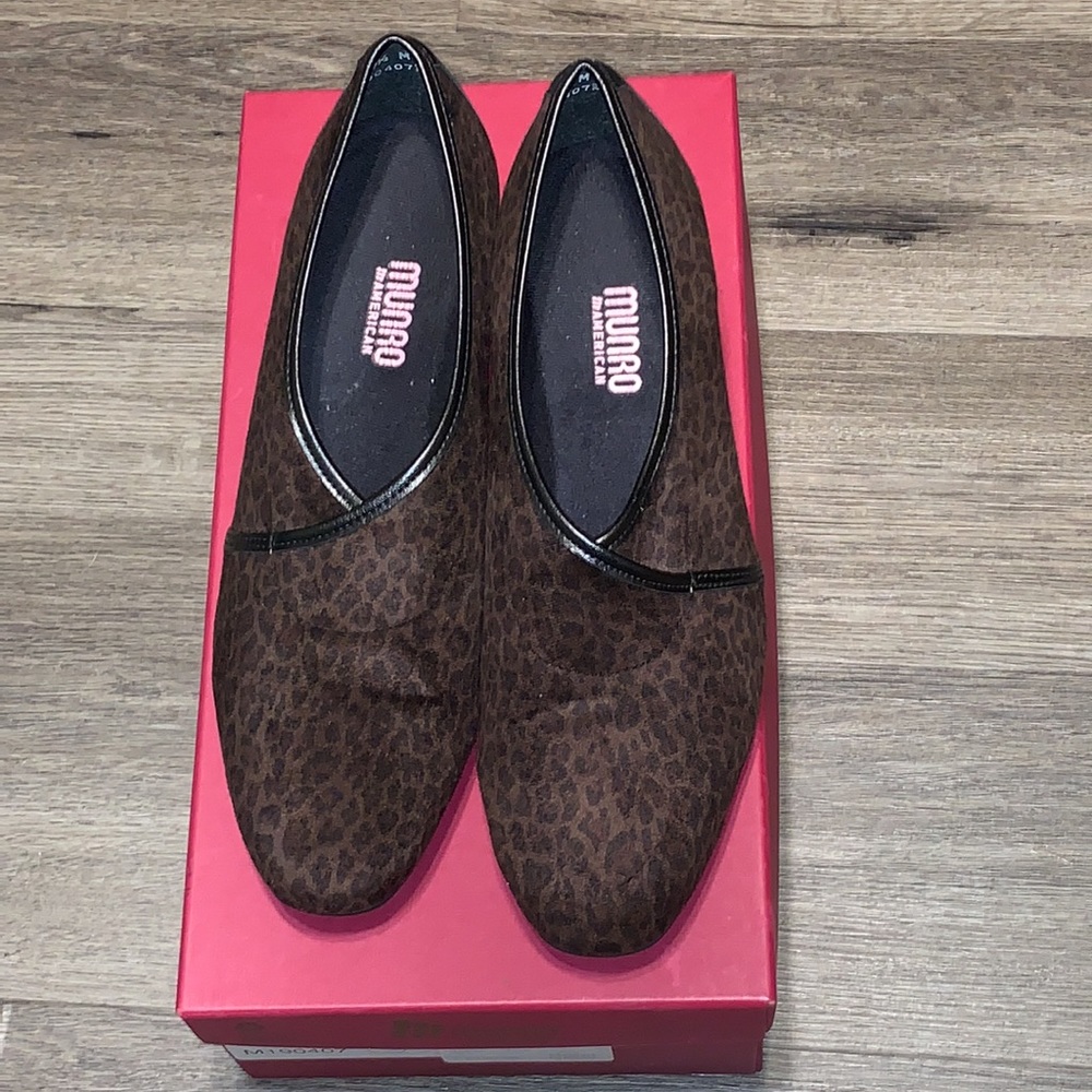 Munro DANA shoes Leopard Fabric 9.5 M. Mint condition. Worn once at most. In Box - Picture 3 of 10